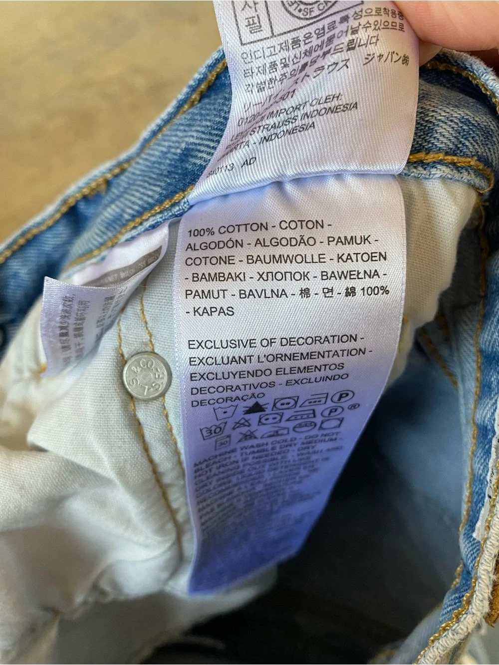 Levi’s 501 Distressed Blue Jeans Straight Leg Light Wash Button Fly High Rise 25